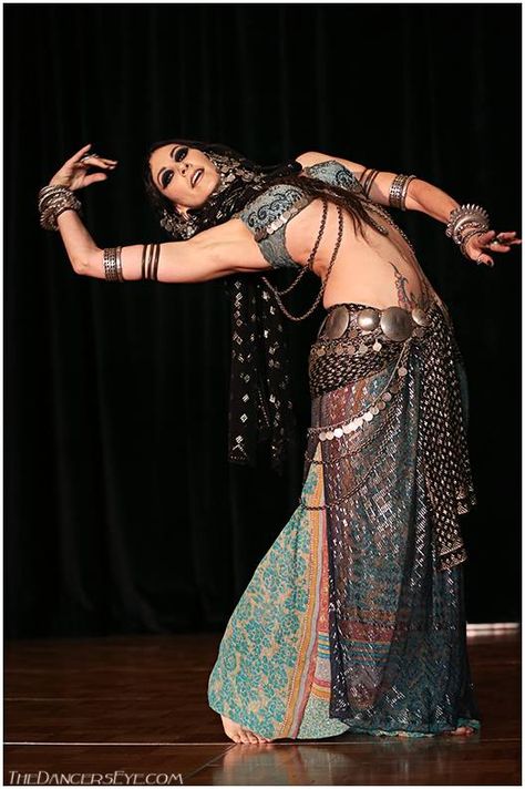 Rachel Brice The Dancers Eye - Fine Art Bellydance Photography Bellydance Photography, Rachel Brice, Belly Dance Outfit, Belly Dancer, Belly Dance Costume, Patchwork Skirt, Beautiful Costumes, Belly Dance Costumes, Belly Dancers