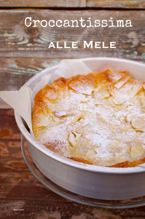 torta croccante alle mele, pasta fillo con mele amaretti e cannella Phylo Pastry Recipes, Phyllo Dough Recipes, Pasta Fillo, American Cake, Torte Cake, Pie Dessert, Pastry Recipes, Dough Recipe, Apple Recipes