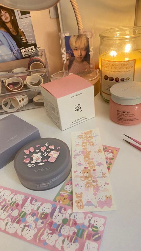 Cushion Foundation Aesthetic, Makeup Decoration, Foundation Cushion, Cushion Makeup, Pink Academia, Cushion Foundation, Fancy Makeup, Aesthetic Y2k, Japanese Aesthetic