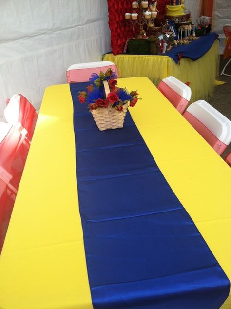 Snow White Birthday Party Ideas | Photo 19 of 30 | Catch My Party Snow White Birthday Party Centerpiece, Snow White Birthday Party Ideas, White Birthday Party Ideas, Branch Centerpiece, White Party Theme, Beauty And Beast Birthday, White Birthday Party, Snow White Birthday Party, Belle Birthday