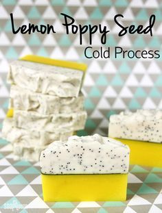 Savon Diy, Diy Soap Recipe, Soap Queen, Handmade Soap Recipes, Cold Process Soap Recipes, Soap Tutorial, Lemon Soap, Soap Craft, Lemon Poppy Seed