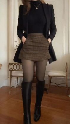 Chic Clothes Aesthetic, Black Skirt Suits For Women, Elegant Professional Outfits, Formal Clothes Aesthetic, Formal Outfit Skirt, Classy Clothes Women, Winter Outfits Fancy, Pretty Women Outfits, Elegant Lady Aesthetic