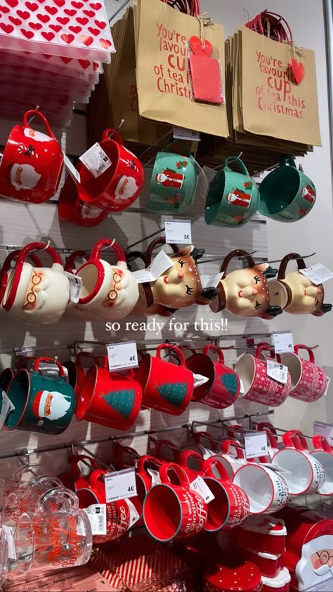 Xmas Shopping Aesthetic, Aesthetic Christmas Shopping, Christmas Inspo 2023, Christmas Vibes Aesthetic Cozy, Christmas Mug Aesthetic, Cozy Christmas Aesthetic Photos, Cristmass Aesthetic Decor, Flying Tiger Christmas, Christmas Feeling Aesthetic