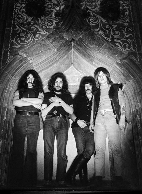 Black Sabbath Concert, Geezer Butler, Rock Outfits, Heavy Metal Music, Punk Bands, Heavy Metal Bands, Ozzy Osbourne, Music History, Black Sabbath