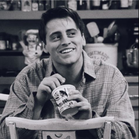 Friends Cast, Cute Disney Drawings, Joey Tribbiani, Friends Moments, His Smile, I Love My Friends, Film Inspiration, About Time Movie, Friends Tv Show