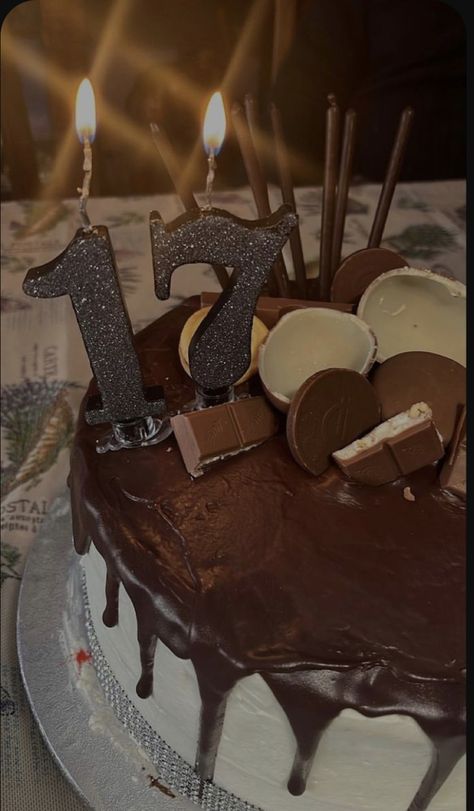 Fake Birthday Cake Story, Birthday 17 Aesthetic, 17 Birthday Aesthetic, 17th Birthday Cake Ideas, Hello 17 Birthday, Happy Birthday 17, Its My 17th Birthday, 17 Doğum Günü, 17 Birthday Cake