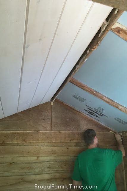 How to Install a Very Simple Shiplap Ceiling | Frugal Family Times Diy Shiplap Ceiling, Shed Ceiling Ideas, Rustic She Shed, Ceiling Can Lights, Farmhouse Style Homes, Living In A Shed, Plywood Ceiling, Covering Popcorn Ceiling, Installing Shiplap