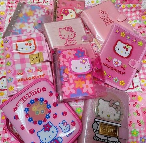 🐱 on Twitter: "sanrio stationery supplies >>>… " Tweencore Aesthetic, Sanriocore Aesthetic, Cute Melody, Charmmy Kitty, Hello Kitty Aesthetic, Cool Journals, Hello Kitty My Melody, Hello Kitty Items, Aesthetic Cute