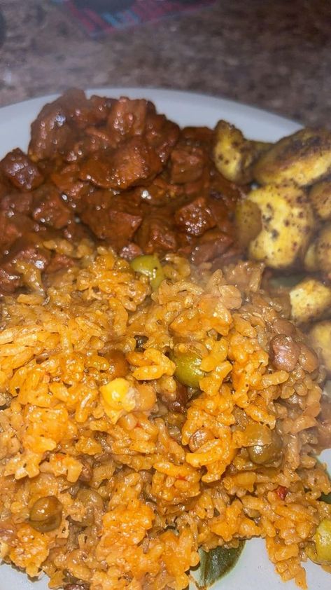 Puerto Rican Food with Recipes | Finally made some damn rice with some FLAVOR | Facebook Puerto Rican Food Snapchat, Puerto Rican Rice, Puerto Rican Food, Puerto Rico Food, Junk Food Snacks, Puerto Rican Recipes, Brazilian Food, Food Snapchat, Junk Food