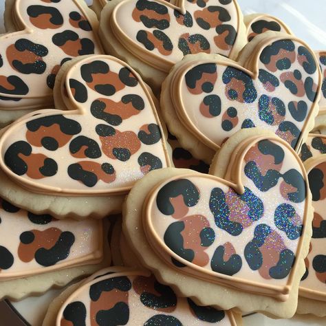 Krauft Cookies ~ Liz Krauft’s Instagram profile post: “Leopard + cookies = 😍. These and many others will be at @rufflesandrustexpo this Saturday, March 11 from 9-5 at the Washington Co.…”