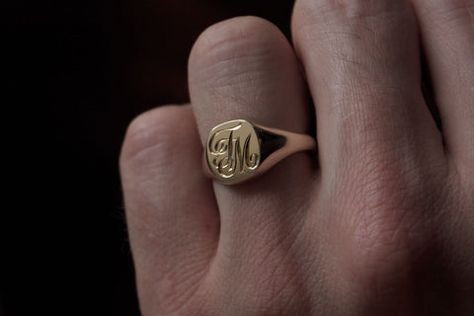 Gold Signet Ring Mens, Men Rings Gold, Mens Gold Signet Rings, Unique Gold Wedding Rings, Men Signet Ring, I Love Men, Western Trail, Mens Ring Designs, Cool Rings For Men