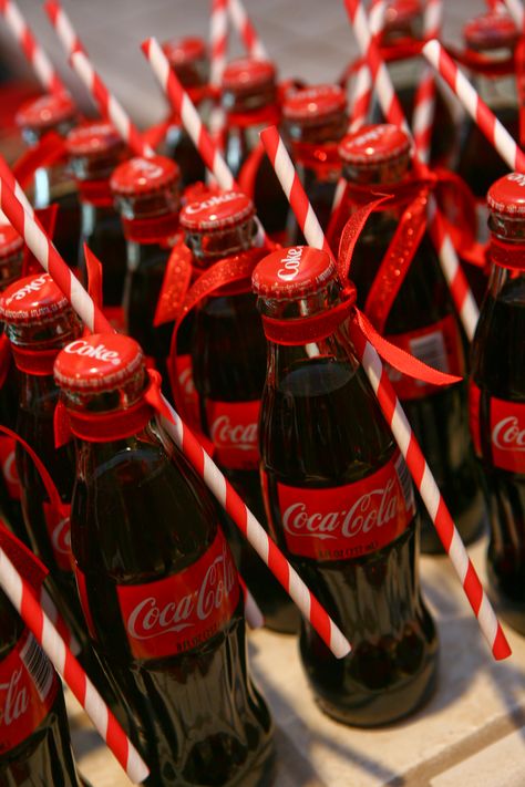 Old fashioned Coca Cola Movie Night Party Favors, Coca Cola Party, Grease Party, 50s Theme Parties, Sock Hop Party, Diner Party, Movie Night Party, Coke Cola, Hollywood Party