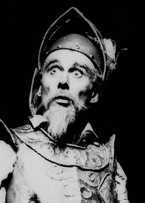 Richard Kiley won a Tony Award in 1966 as the leading actor in “Man of La Mancha.” Man Of La Mancha, Lady Macbeth, Belle Beauty, Don Quixote, What To Draw, Book Writer, Hooray For Hollywood, Tony Awards, Book Show