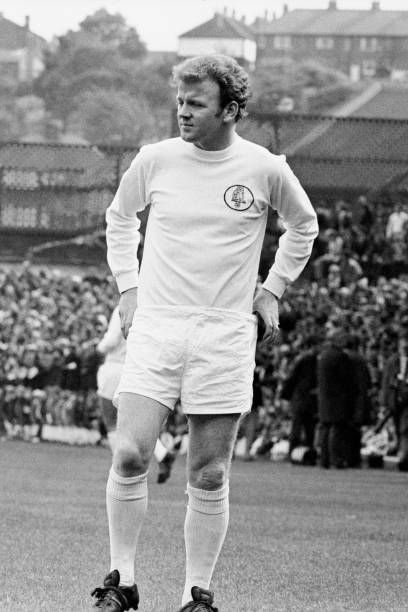 Billy Bremner Leeds, Leeds United Players, Leeds United Wallpaper, The Damned United, Manchester United Art, Leeds United Football, Leeds United Fc, Football Images, Football Legends