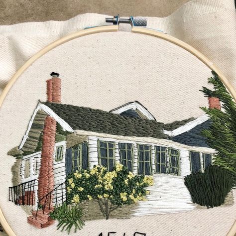 House Embroidery, Portrait Embroidery, Custom House Portrait, House Portrait, Bright Pictures, Custom House, House Portraits, Pattern Ideas, Needle Work