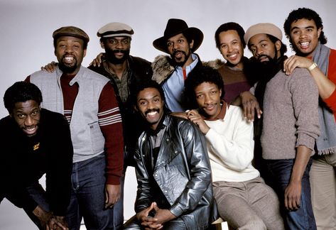 Kool and the Gang...Celebrate Good Times Come on...gotta sing along, good stuff! Kool & The Gang, Singing Groups, Funk Bands, Old School Music, R&b Soul, Soul Funk, The Jacksons, Beastie Boys, Black Music