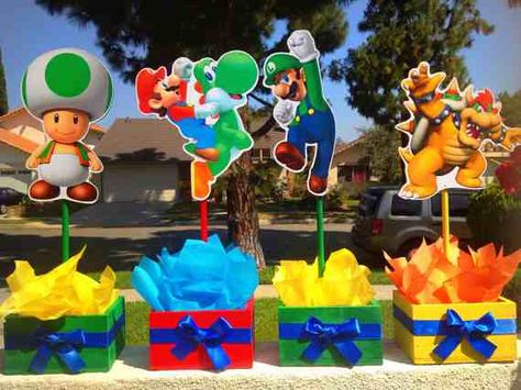 Centerpieces Bolo Pikachu, Super Mario Brothers Party, Mario Brothers Birthday Party, Princess Peach Party, Mario Bros Birthday Party Ideas, Super Mario Bros Birthday Party, Mario Y Luigi, Mario E Luigi, Super Mario Bros Party