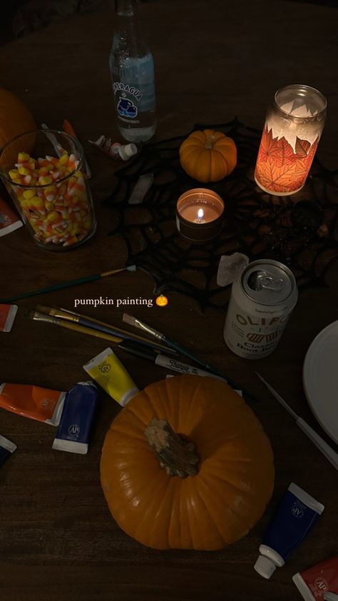 date - pumpkins- painting - drinks - candy corn - halloween - spooky - pumpkin party Pumpkins Painting, Fall Szn, Relationship Pics, Cute Halloween Makeup, Pumpkin Party, Fall Theme, Pumpkin Painting, Halloween Vibes, Halloween Inspo