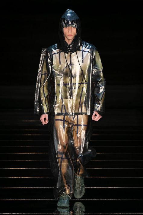 Transparent Fashion, Plastic Clothes, London Fashion Week Mens, Craig Green, Pvc Raincoat, Shiny Jacket, Led Fashion, Beachwear Fashion, Mens Fashion Week