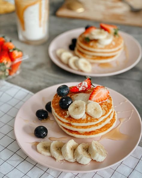 Pancakes Astetic, Pancake Presentation, Pancake Decoration, Pancake Aesthetic, Pancakes Ideas, Pancakes Aesthetic, Pancake Restaurant, Honey Breakfast, Dessert Waffles