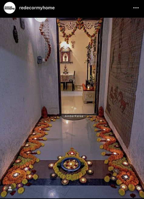 Indian Baby Shower Decorations, Simple Flower Rangoli, Mandir Decoration, Welcome Home Decorations, Home Flower Decor, Easy Rangoli Designs Videos, Rangoli Designs Photos, Rangoli Designs Simple Diwali, Diy Floral Decor