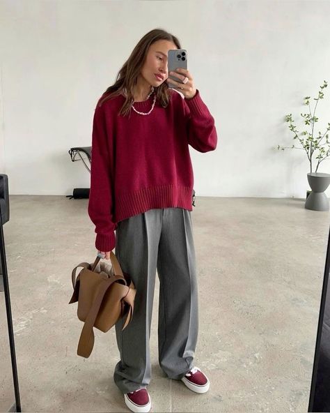 Skandinavian Fashion, Red Sweater, Thanksgiving Outfit, Mode Inspo, Grey Pants, Autumn Outfit, Outfit Inspo Fall, Looks Style, Casual Style Outfits