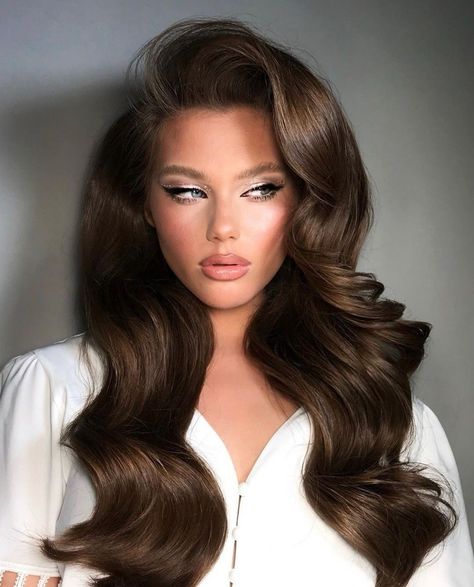 Side Part Vintage Hair, Hollywood Waves With Volume, 1960s Inspired Hair, Fancy Side Part Hairstyles, Big Hollywood Hair, Old Hollywood Side Swept Hair, Old Hairstyles Vintage Curls, Blowout Bridal Hair, Volume Wedding Hair