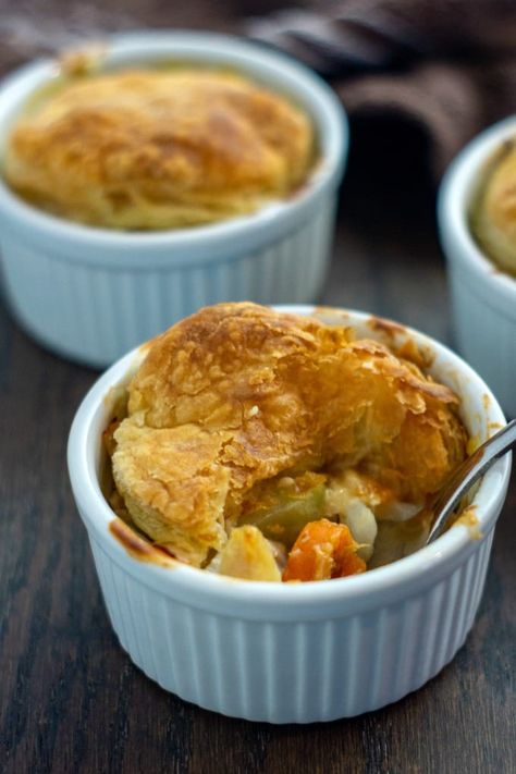 You'll want to make a double batch of these delicious mini chicken pot pies. They are the perfect weeknight meal! via @jugglingactmama Small Batch Chicken Pot Pie, Grands Mini Chicken Pot Pie, Individual Chicken Pot Pies Pillsbury, Chicken Pot Pie In Ramekins, Mini Chicken Pot Pies In Ramekins, Mini Chicken Pot Pies, Turkey Pot Pie, Chicken Appetizers, Chicken Sweet Potato