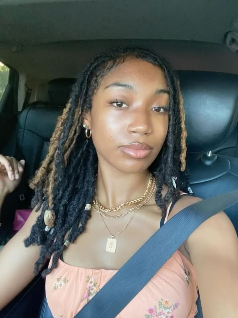 Blonde Highlights On Locs, Dreadlock Highlights, Locs With Blonde Highlights, Black Locs With Highlights, Light Skin Locs, Highlighted Locs Black Women, Dread Color Ideas Locs Dark Skin, Locs Ideas, Lox Hairstyles