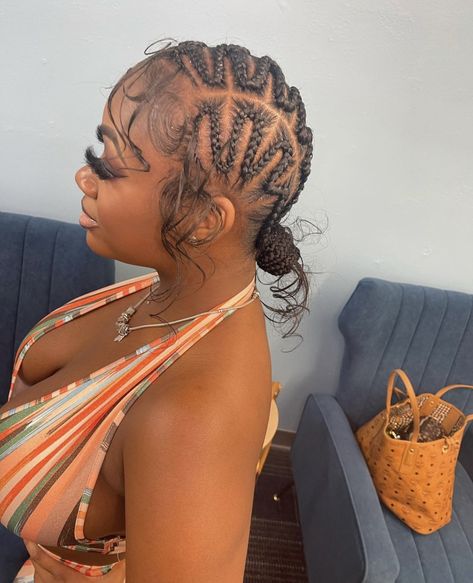 Zig Zag Braids With Curly Hair, Zig Zag Ponytail Braids, Y2k Hairstyles Zig Zag, Zig Zag Braided Ponytail, Snake Braid Hairstyles, Braids Zig Zag Part, Snake Braids, Zigzag Braids, Zigzag Part