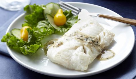 Fish With Lemon Butter Sauce, Poached Fish, Cook Salmon, Wine Butter, Frozen Seafood, Lemon Butter Sauce, Cooking Seafood, Cooking Salmon, Lemon Butter