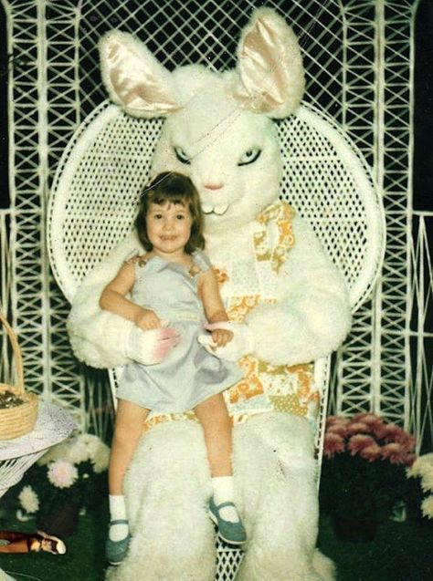 This bunny will haunt your dreams!!! | 19 Vintage Easter Bunny Photos That Will Make Your Skin Crawl Evil Bunny, Easter Bunny Pictures, Regard Animal, Awkward Photos, The Creeper, Awkward Family Photos, Donnie Darko, Easter Photos, Bunny Pictures