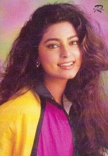 . Ayesha Jhulka, Maduri Dixit, 90s Bollywood Actress, Juhi Chawla, Indian Star, 90s Bollywood, Vintage Bollywood, Madhuri Dixit, Indian Movies