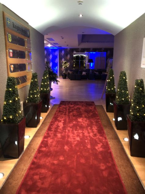 Red Carpet Christmas Party, Green Ground, Country House Hotels, Classy Christmas, 2024 Christmas, Cute Halloween Costumes, Hotel Collection, Food Festival, Maine House