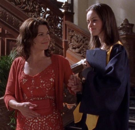 Rory Gilmore Reading List, Dave Rygalski, Kim 90s, Rory Jess, Rory Gilmore Reading, Fall Gilmore, Lorelai And Rory, Richard Gilmore, Gilmore Girls Coffee