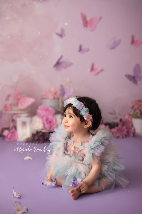 Fairy 6 Month Photoshoot, 1 Year Fairy Photoshoot, One Year Old Butterfly Photoshoot, Fairy One Year Pictures, Smash Cake Fairy Theme, Fairy Birthday Pictures, Fairy Photoshoot Ideas Kids, Butterfly First Birthday Photoshoot, Fairy First Birthday Photo Shoot