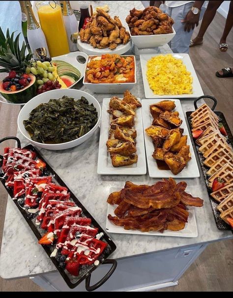 Brunch Ideas Black Women, Breakfast Setup Ideas, Breakfast Plates Black People, Brunch Layout Ideas, Brunch Set Up, Catered Breakfast, Brunch Setup Ideas, Birthday Breakfast Ideas, Brunch Setup