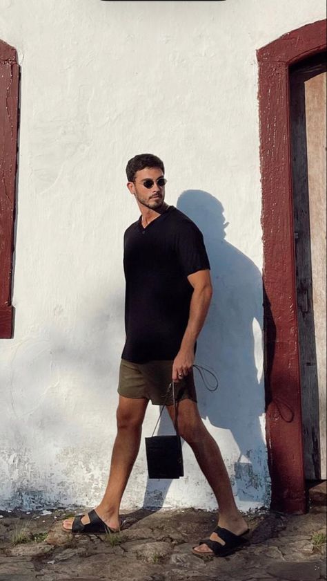 Mens Berkinstock Outfit, Brown Birkenstock Outfit Summer, Black Birkenstock Outfit Men, Men’s Birkenstocks Outfit, Beach Outfit Ideas For Men, Men Birkenstock Outfit, Mens Birkenstocks Outfit, Birkenstock Summer Outfit, Birkenstock Outfit Men