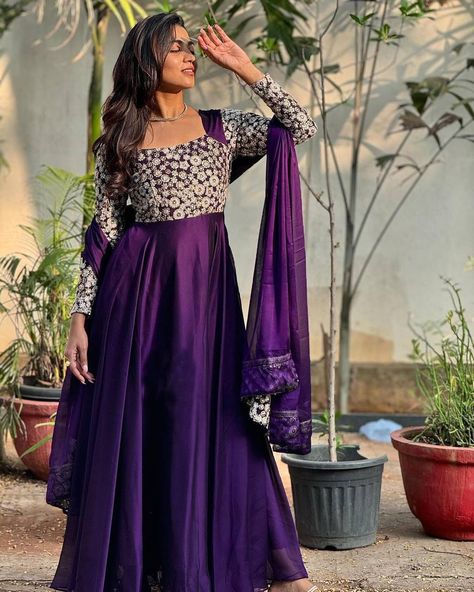 Women's Georgette Hand Thread work full flared anarkali gown with dupatta set - CREATIONBYAAROHI - 4323294 Satin Anarkali Dress, Georgette Anarkali Dress, Satin Anarkali, Rumi Quotes Life, Dupatta Dress, Simple Frock, Lace Blouse Design, Purple Suit, Simple Frock Design