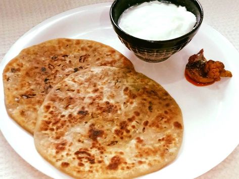 Punjabi Breakfast, Onion Paratha Recipe, Mooli Paratha, Onion Paratha, Stuffed Paratha, Indian Flat Bread, Indian Veg Recipes, Paratha Recipe, Punjabi Food