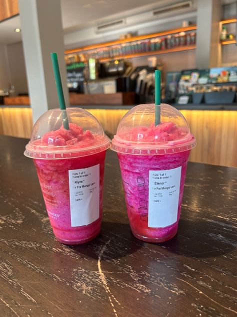 pink, starbucks, best friend, drinks, mango dragonfruit lemonade, frozen, aesthetic, duo, things to do with friends, hot pink, colorful Fun Summer Drinks, Boba Drink, How To Order Starbucks, Frozen Lemonade, Yummy Comfort Food, Starbucks Recipes, Starbucks Drinks, Frappe, Food Obsession