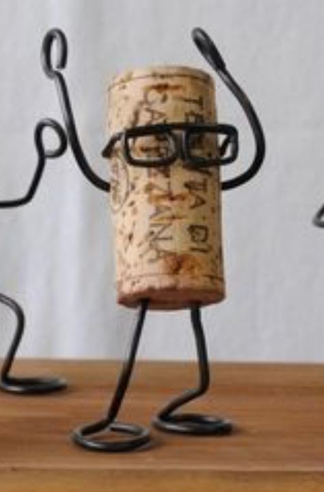 Cork People, Cork Sculpture, Wire People, Cork Crafts Christmas, Cork Ideas, Welding Crafts, Wine Cork Art, Cork Art, Wine Art