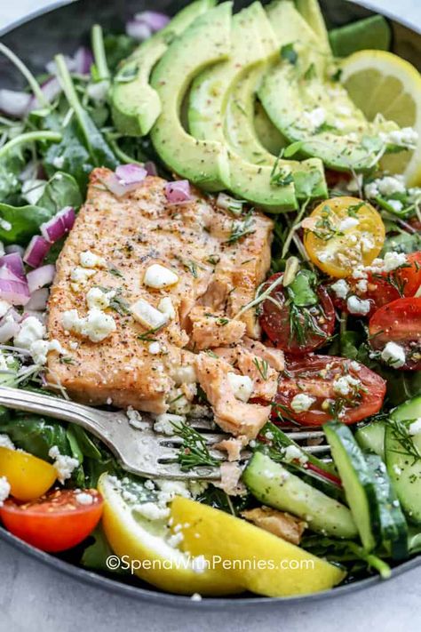 My family loves this fresh and simple salmon salad. Made with avocados, salmon, mixed greens and a light lemony dressing it is the perfect healthy summer recipe! #spendwithpennies #avocadosalmonsalad #salmonsalad #seafoodrecipe #healthy Green Salad With Salmon, Lemony Dressing, Lemon Butter Salmon, Honey Mustard Salmon, Fresh Summer Salad, Salmon Seasoning, Salmon Avocado, Salmon Pasta, Spend With Pennies