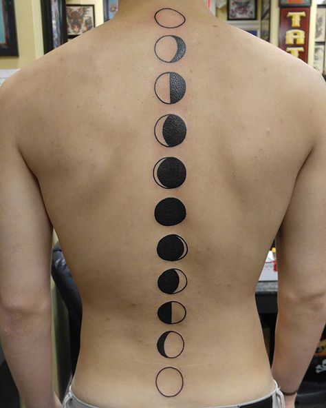 Spinal Cord Tattoo Men, Male Spine Tattoos For Men, Spine Tattoos For Men, Spinal Tattoo, Spine Tattoo Ideas, Tattoo 2024, Unique Tattoo Ideas, Torso Tattoos, Arrow Tattoo