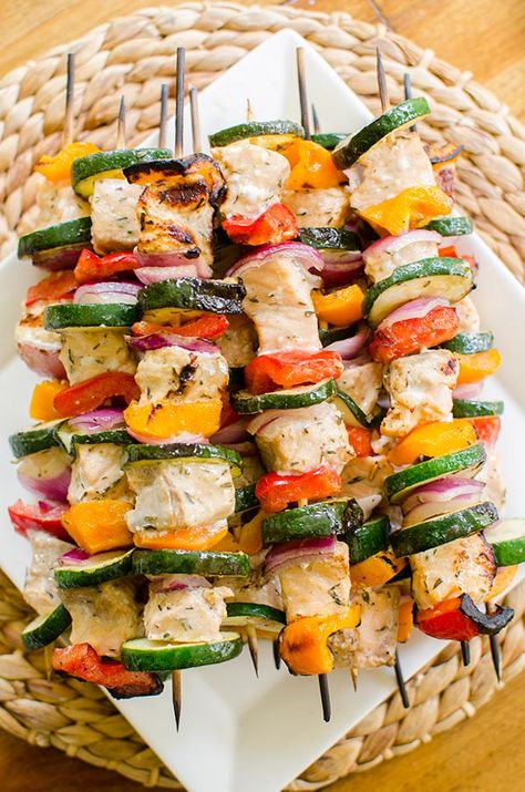 Grilled Skewer Recipes, Grill Veggies, Vegan Grill, Salmon Skewers, Grilled Kabob Recipes, Vegetable Soups, Grilling Recipes Sides, Grilled Fish Recipes, Vegetable Kabobs