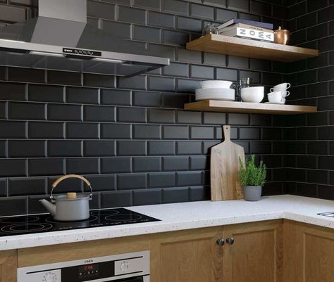 Creative Subway Tile Backsplash Ideas Black Tiles Kitchen, Kitchen Wall Tiles Design, Black Wall Tiles, Black Subway Tiles, Model Dapur, Kitchen Tiles Design, Wall Tiles Design, Subway Tile Kitchen, Tiles Bathroom