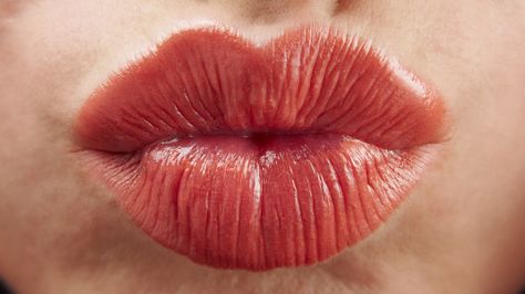 red lips kissing Pouting Lips, Kissing Lips, Sweet Lips, Creative Eye Makeup, Hot Lips, Creative Eye, Lip Art, Beautiful Lips, Glossy Lips