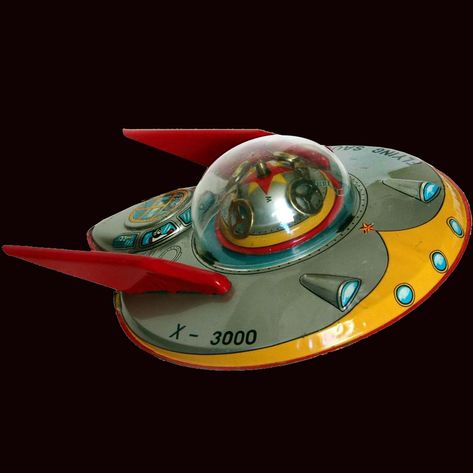 Super cool vintage tin Flying Saucer X - 3000. Looks like it is self propelled by the imagination with steering wheels but no pilots. Retro Flying Saucer, Stylized Spaceship, Round Spaceship, Cute Spaceship, Retro Space Aesthetic, Flying Spaceship, Retro Spaceship, Toy Spaceship, Vintage Spaceship