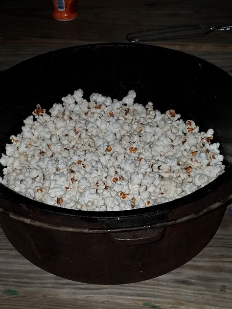 Dutch Oven Popcorn, Camping Popcorn, Campfire Popcorn, Lodge Dutch Oven, Buttery Popcorn, Kettle Popcorn, How To Make Popcorn, Camp Snacks, Easy Camp