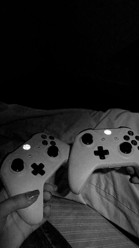 Xbox Gamer Pics Aesthetic, Gaming Pose, Gaming Couple, Kandi Steiner, Apple Gift Card, Gamer Pics, Couples Play, Aesthetic Couple, With Boyfriend